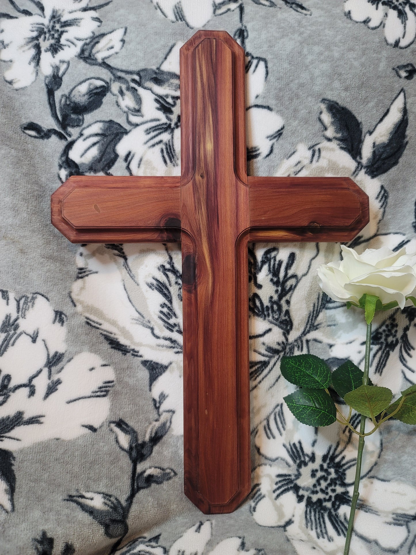 Medium Cedar Cross round edges. 12 inch x 18 inch.