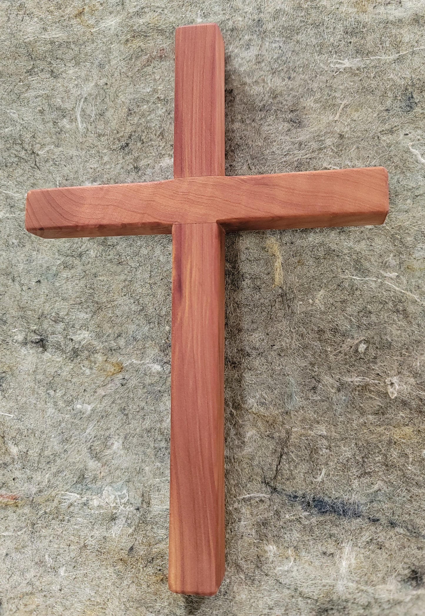 Small Cedar Cross 6 in x 9 in