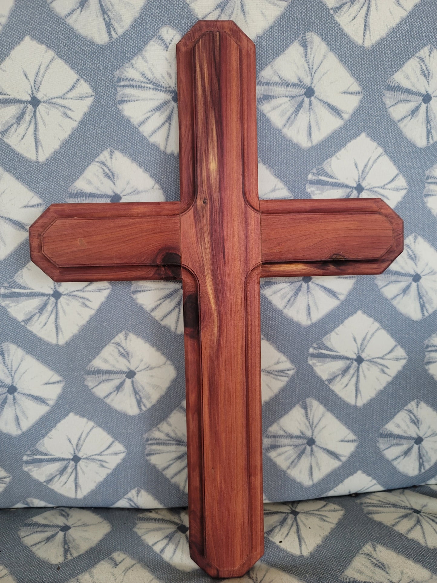 Medium Cedar Cross round edges. 12 inch x 18 inch.