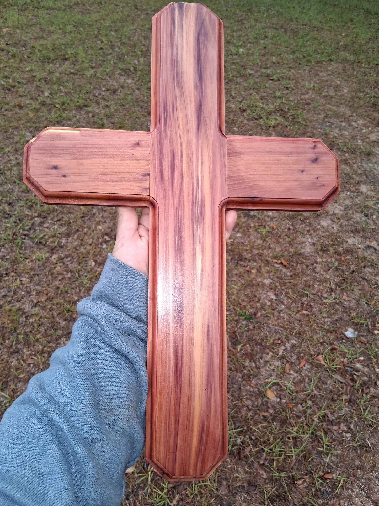 Medium Cedar Cross Classic round edges. 12 inch x 18 inch.
