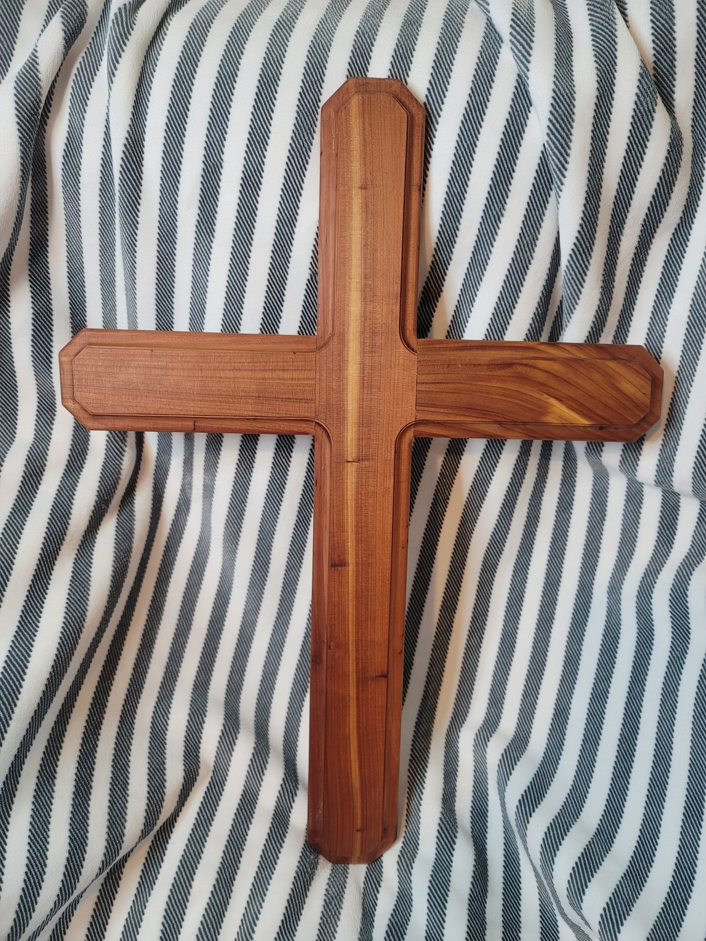 Large Cedar cross rounded edges 18 inches x 24 inches