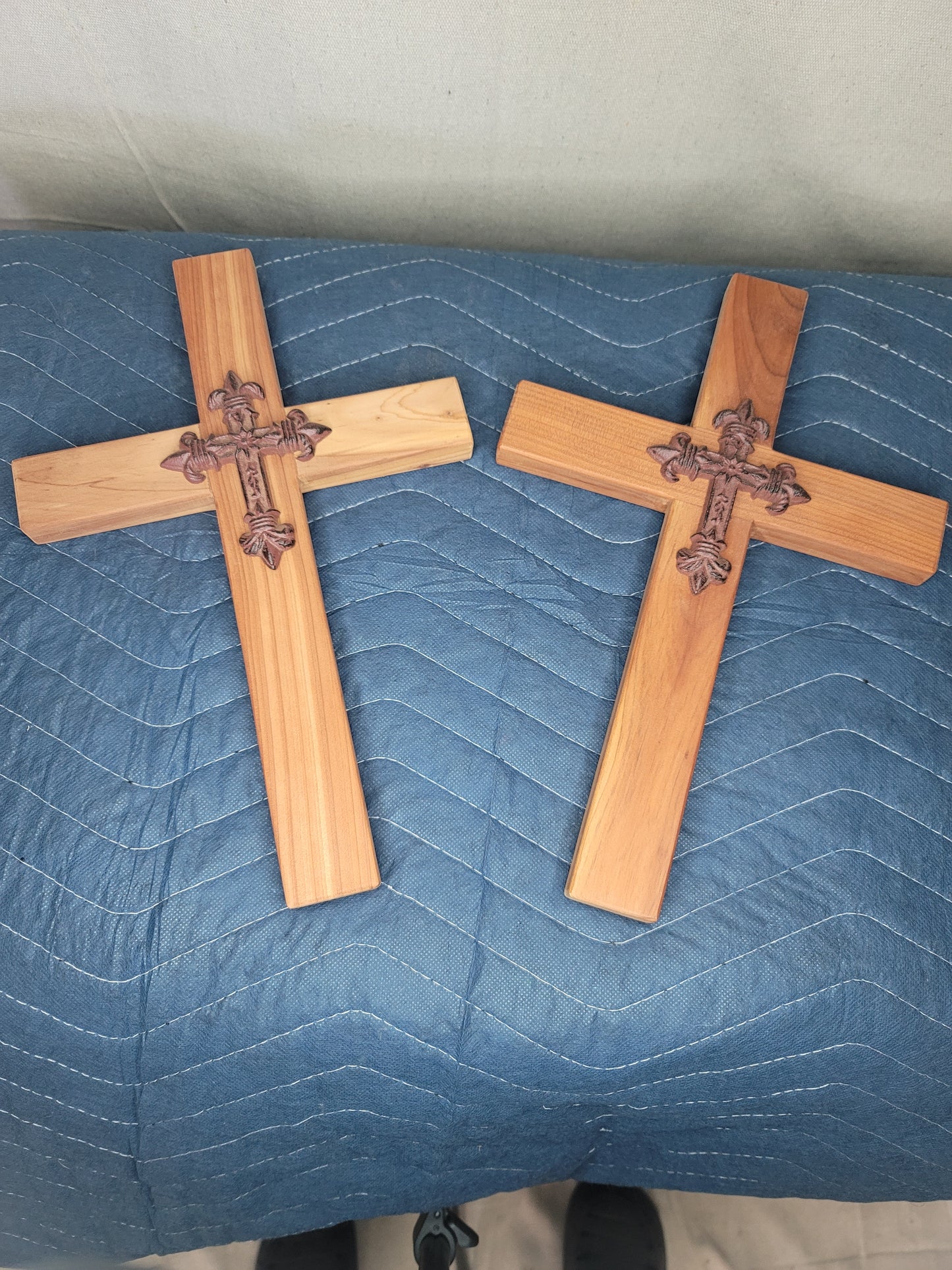 Cedar Cross w/Metal cross