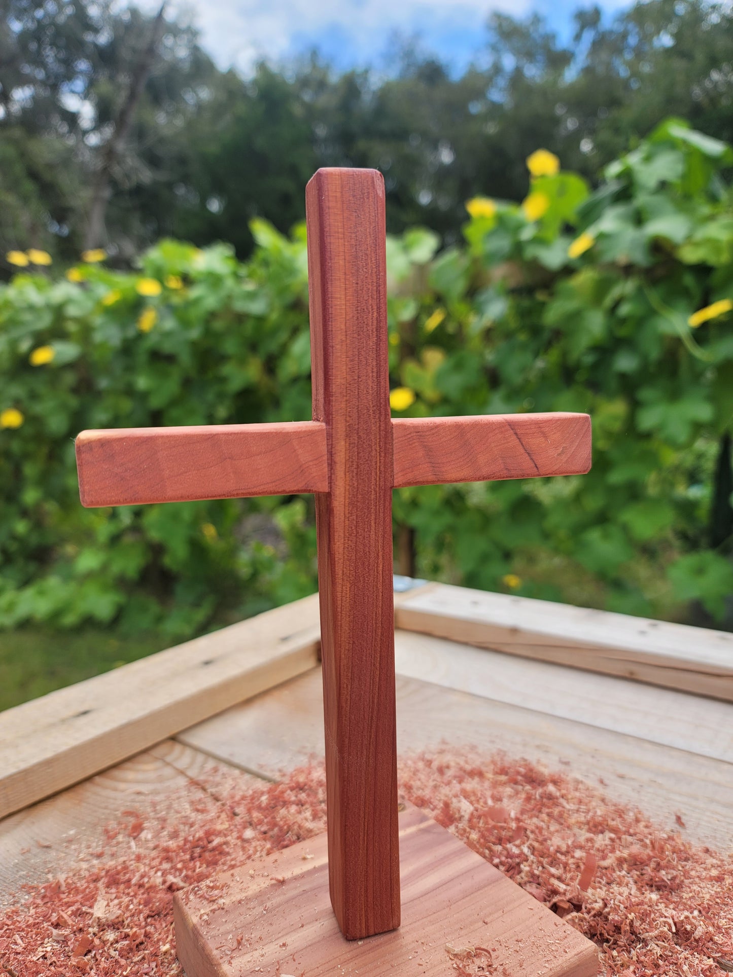 Small Cedar Cross 6 in x 9 in