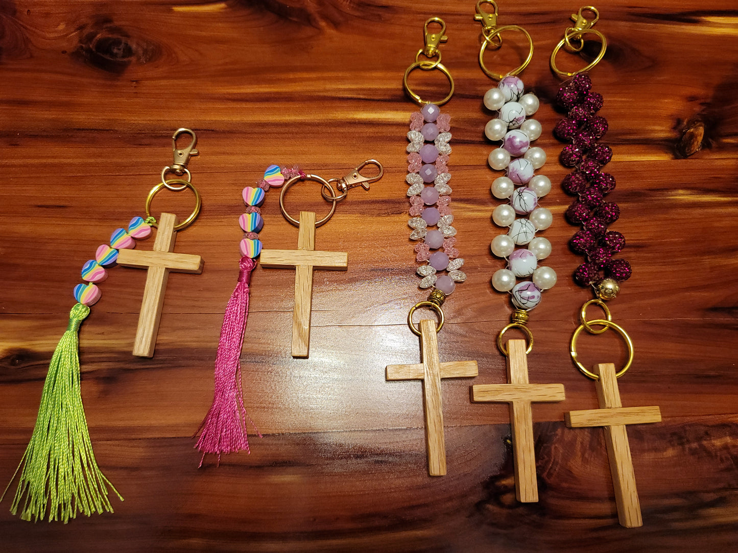 Oak Cross Key chains w/tassel.