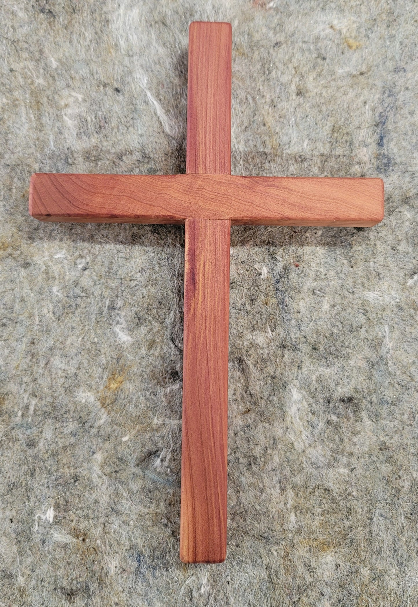 Small Cedar Cross 6 in x 9 in