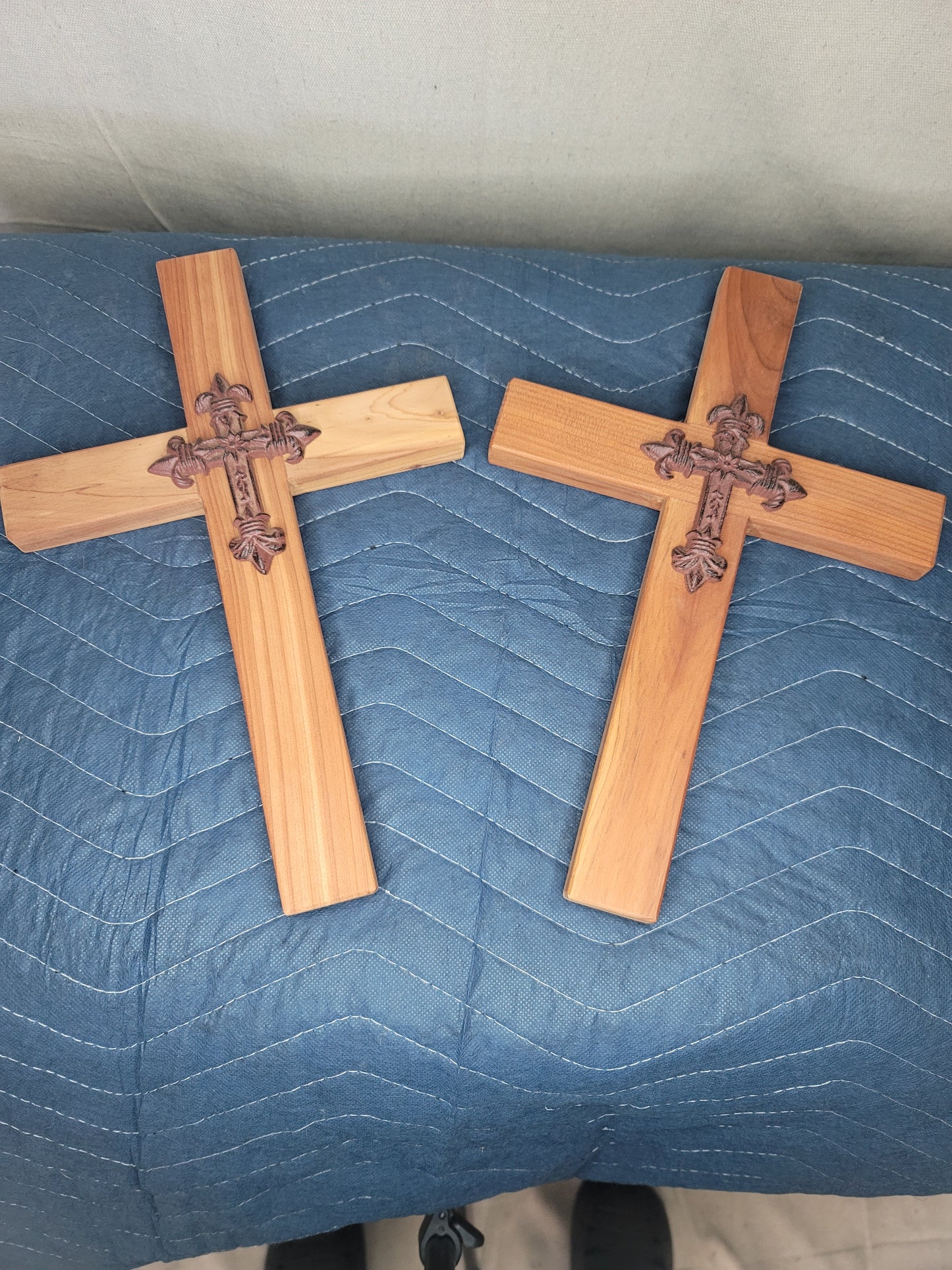 Cedar Cross w/Metal cross