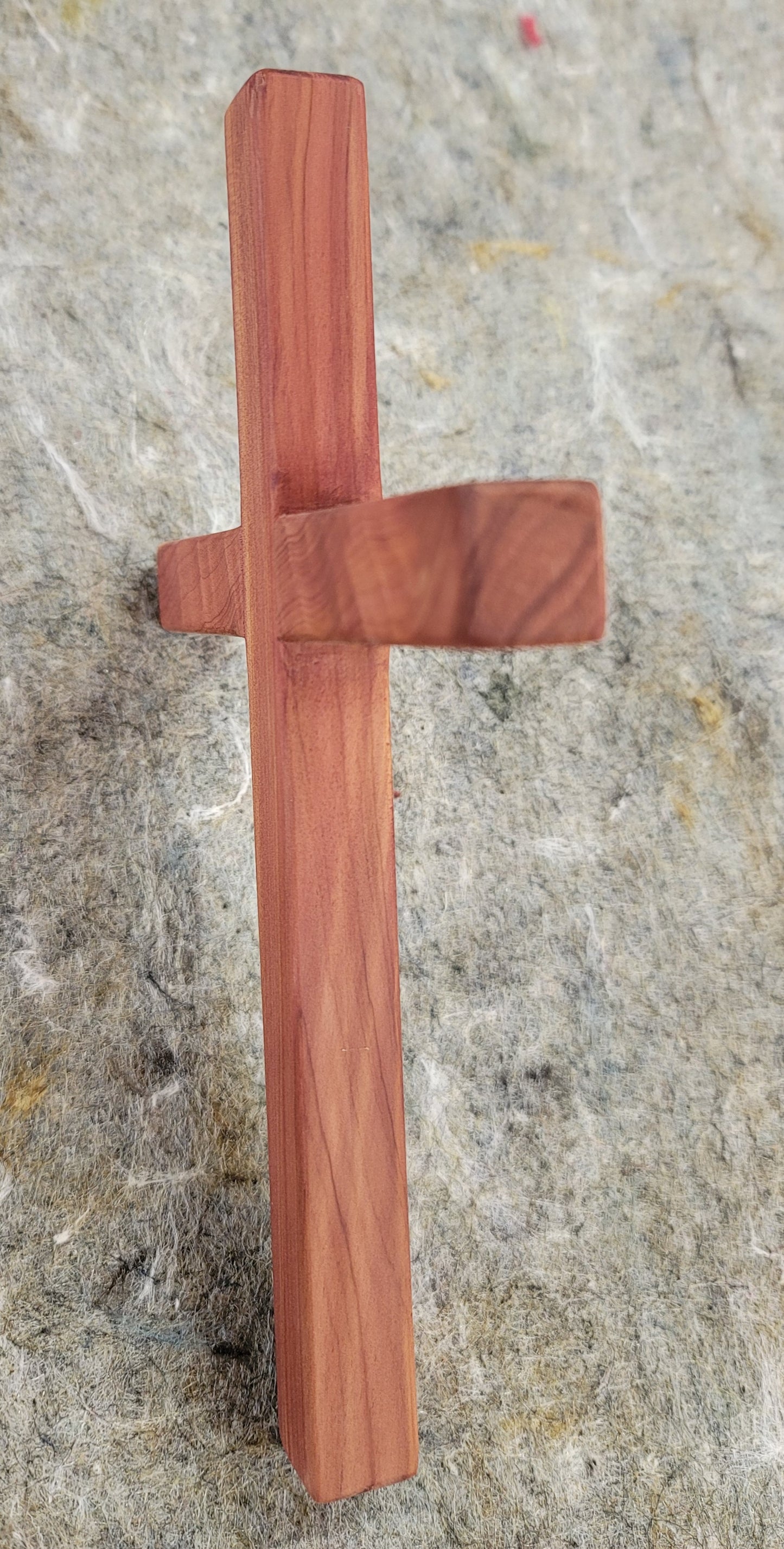 Small Cedar Cross 6 in x 9 in