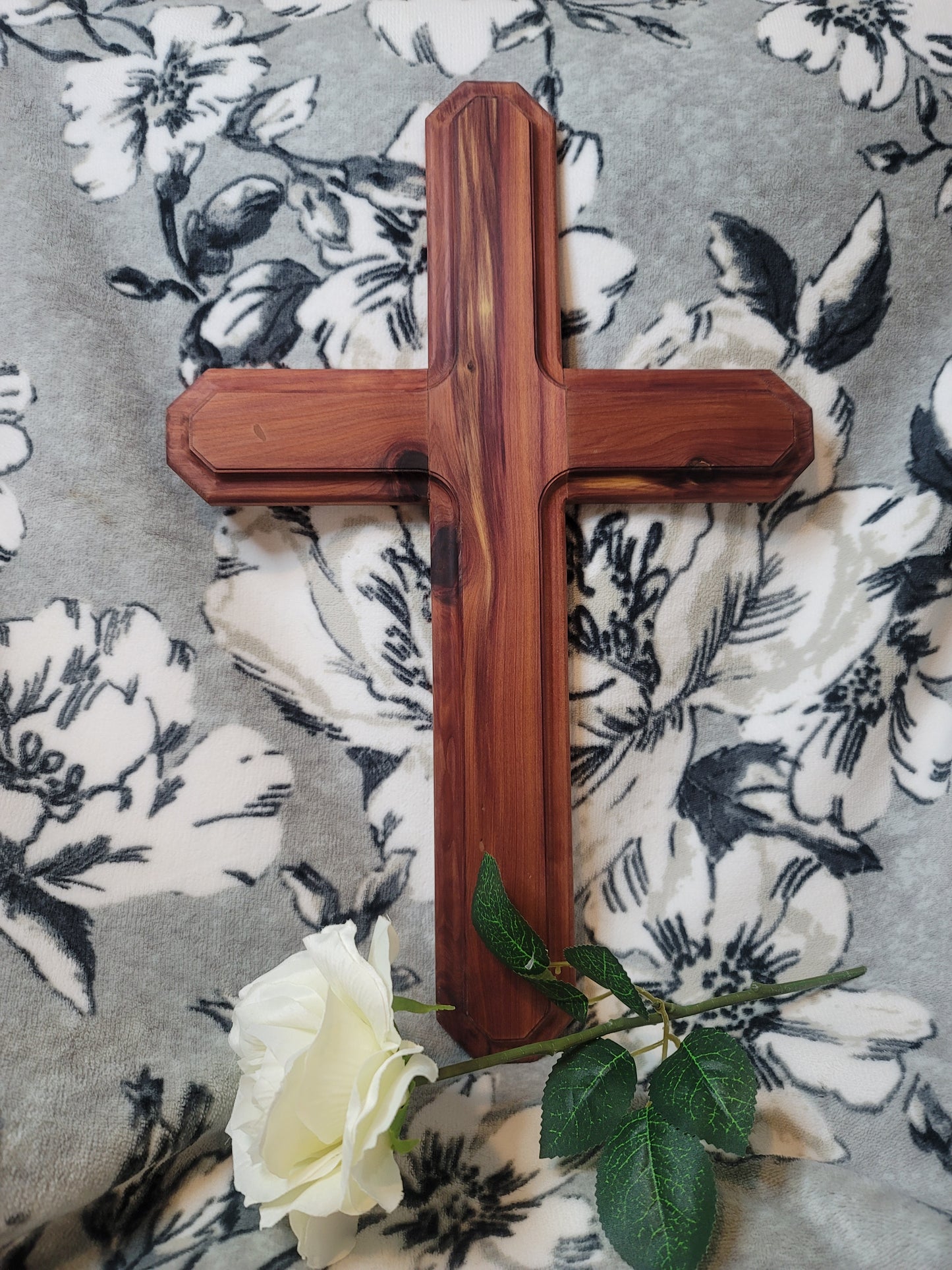 Medium Cedar Cross round edges. 12 inch x 18 inch.