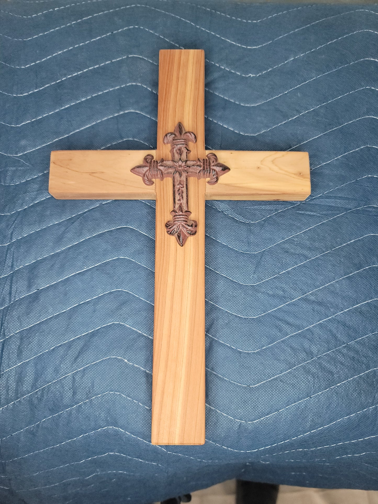 Cedar Cross w/Metal cross