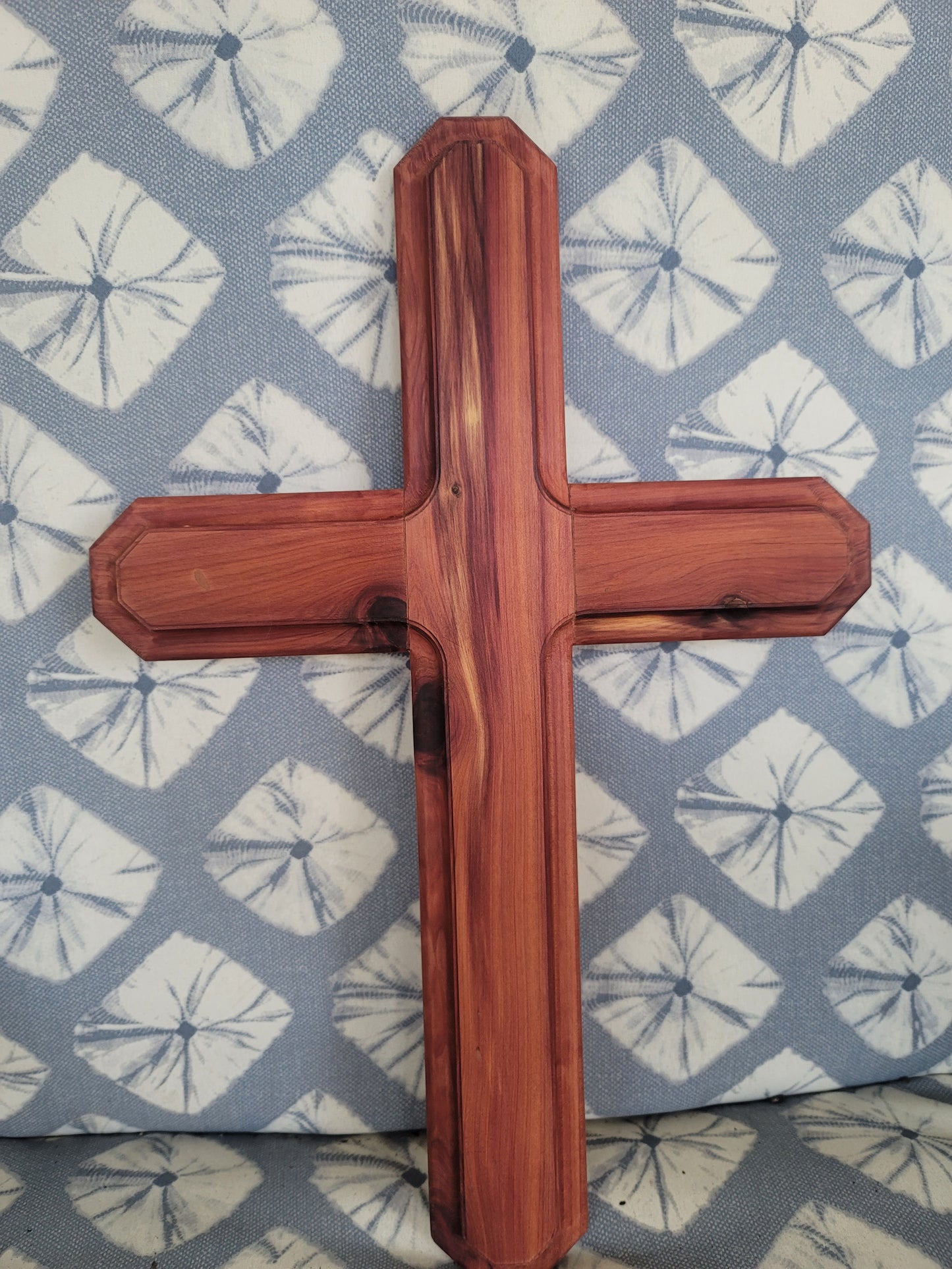 Medium Cedar Cross round edges. 12 inch x 18 inch.