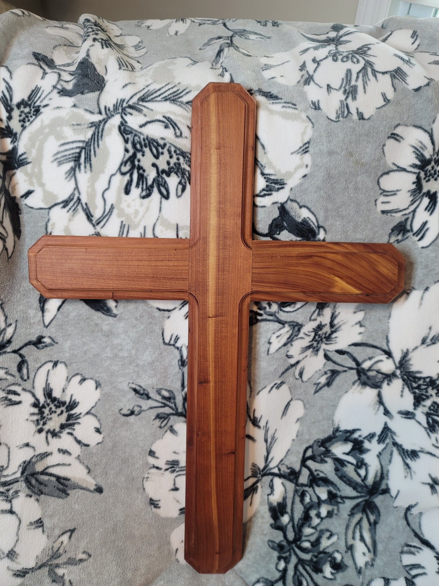 Large Cedar cross rounded edges 18 inches x 24 inches