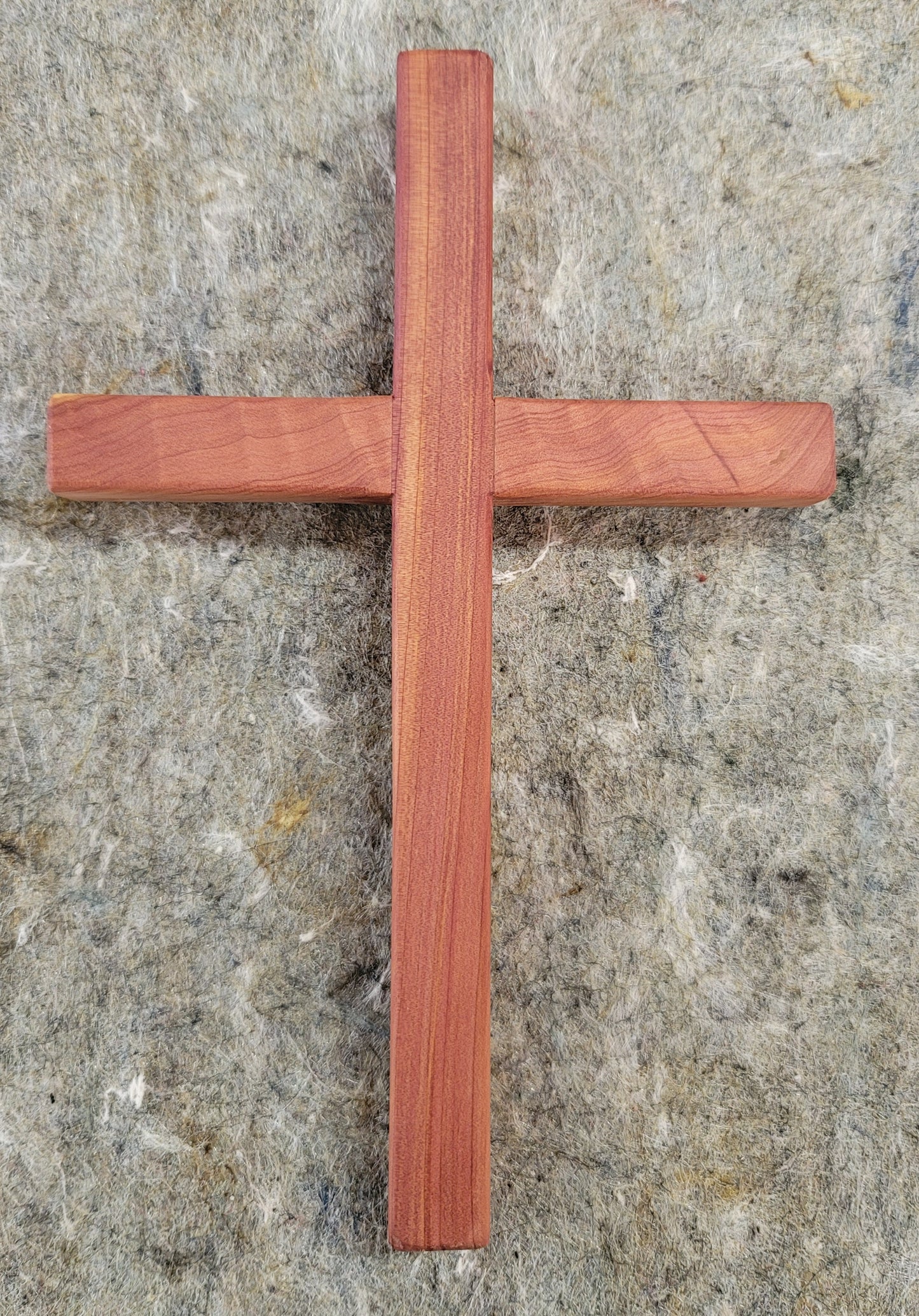 Small Cedar Cross 6 in x 9 in