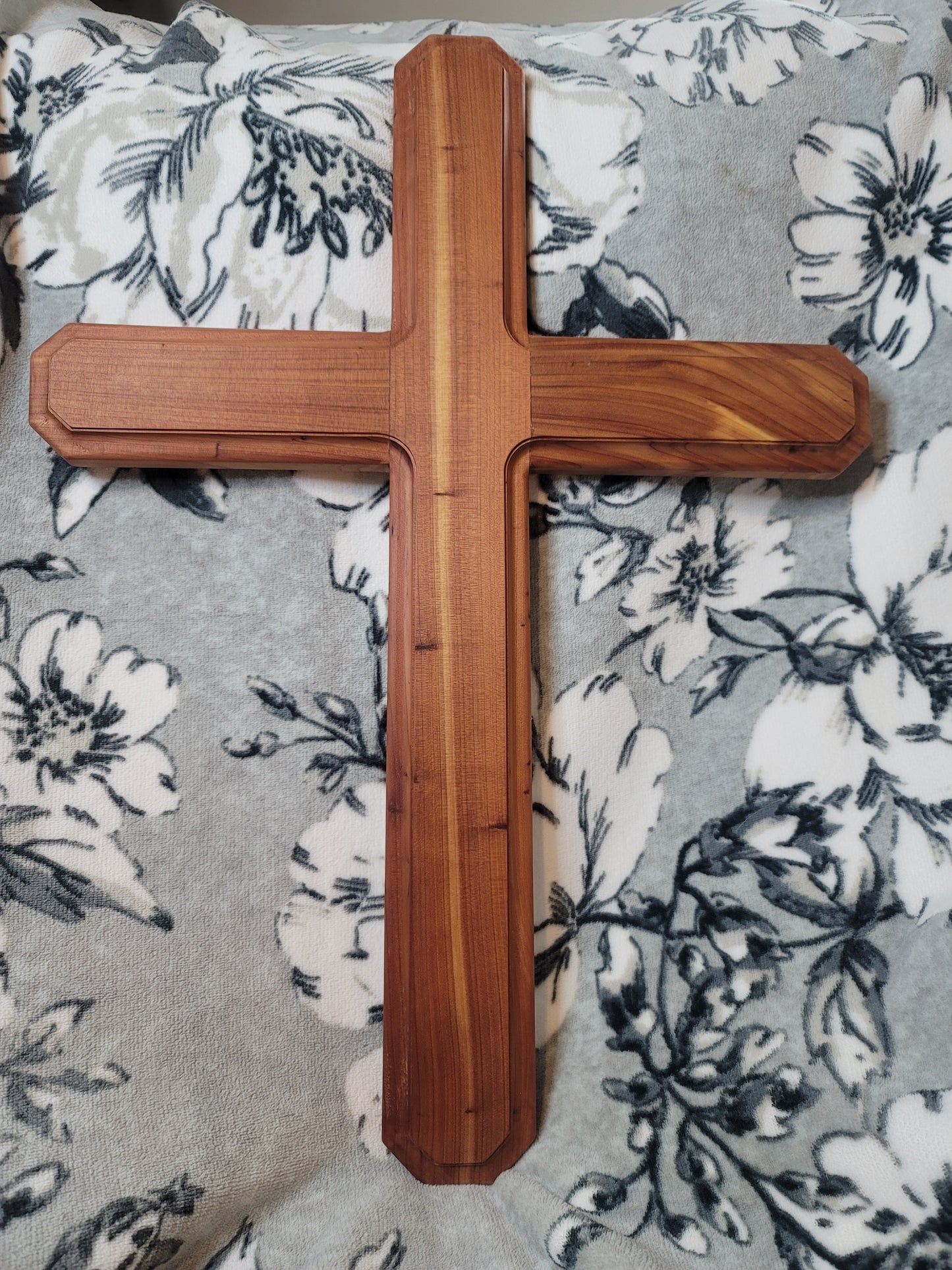 Large Cedar cross rounded edges 18 inches x 24 inches