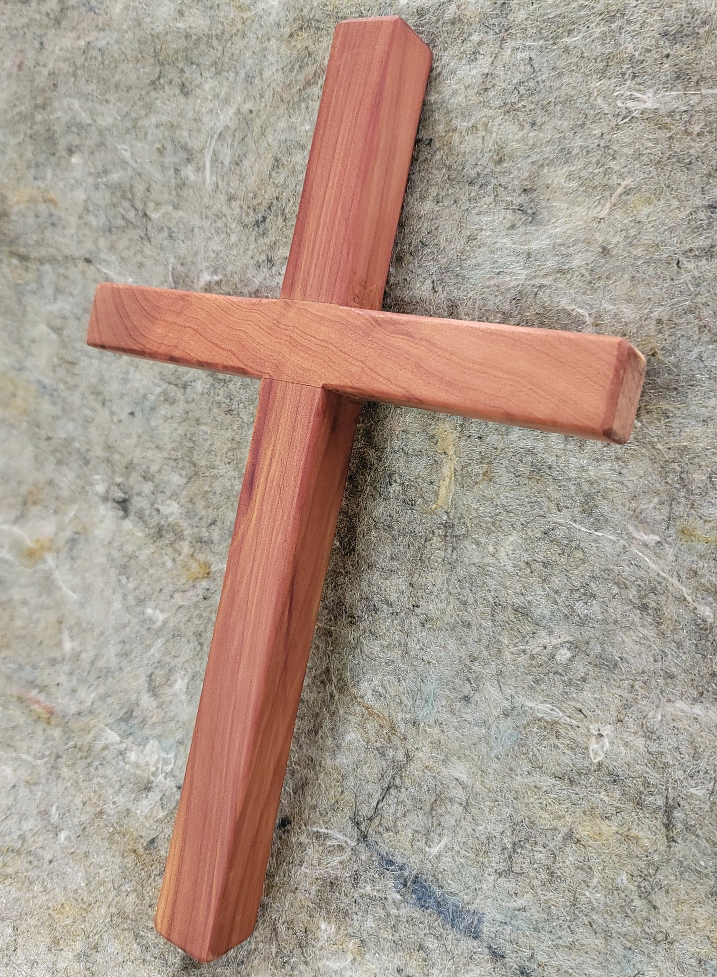 Small Cedar Cross 6 in x 9 in