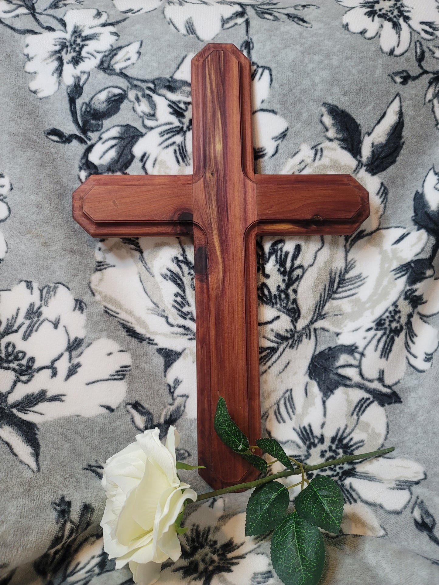 Medium Cedar Cross round edges. 12 inch x 18 inch.