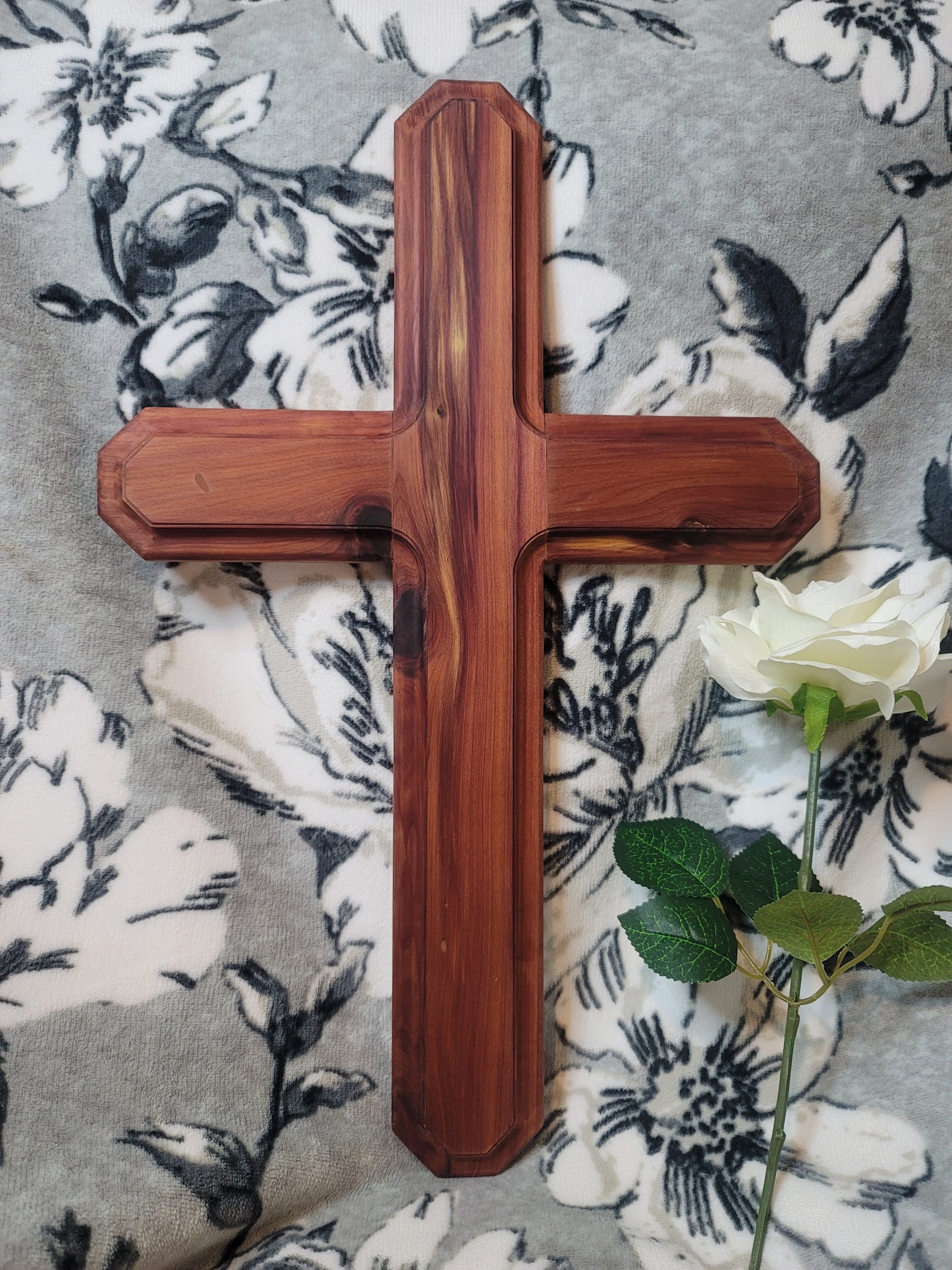 Medium Cedar Cross round edges. 12 inch x 18 inch.
